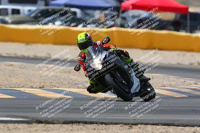 media/Apr-10-2022-SoCal Trackdays (Sun) [[f104b12566]]/Turn 2 (1135am)/